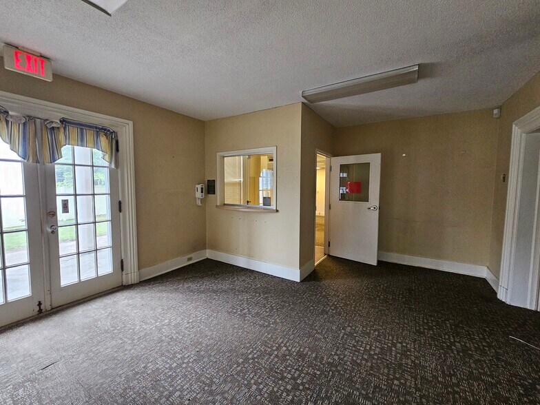 103 S Main St, Middletown, CT for sale - Building Photo - Image 3 of 13