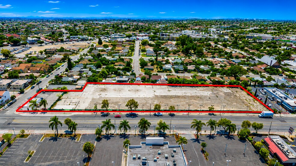 11640 - 11730 Valley Boulevard, El Monte, CA à vendre - Photo du bâtiment - Image 1 de 14
