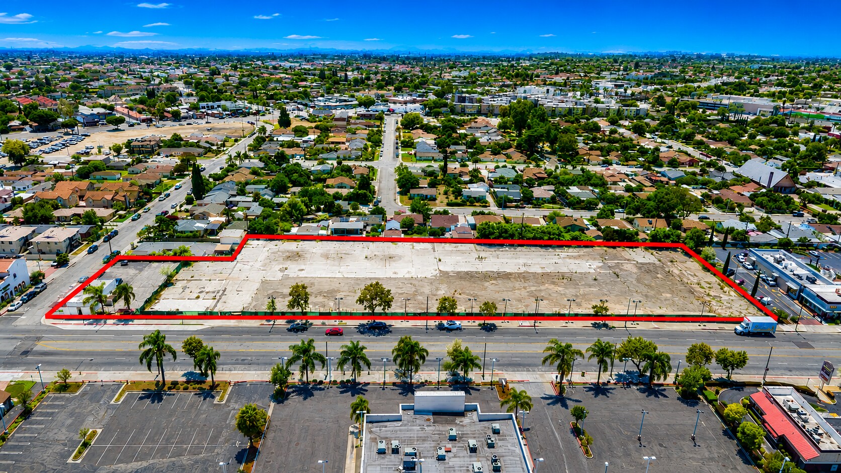 11640 - 11730 Valley Boulevard, El Monte, CA à vendre Photo du bâtiment- Image 1 de 15