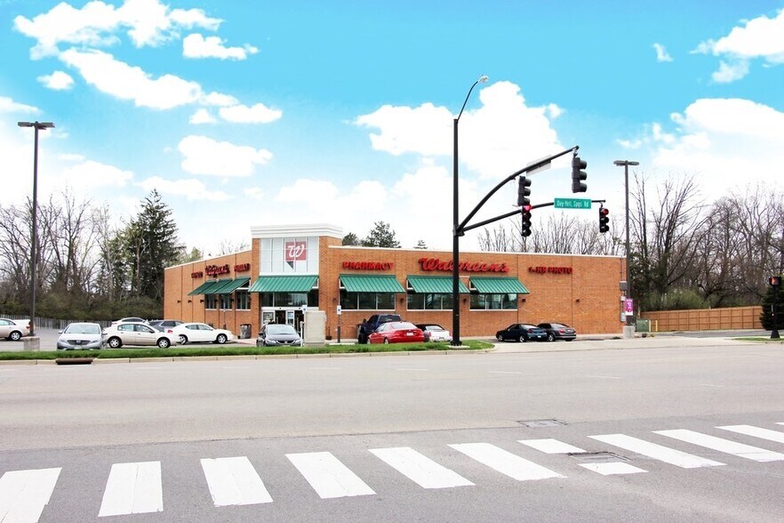 183 E Dayton Yellow Springs Rd, Fairborn, OH à vendre - Photo du bâtiment - Image 2 de 5