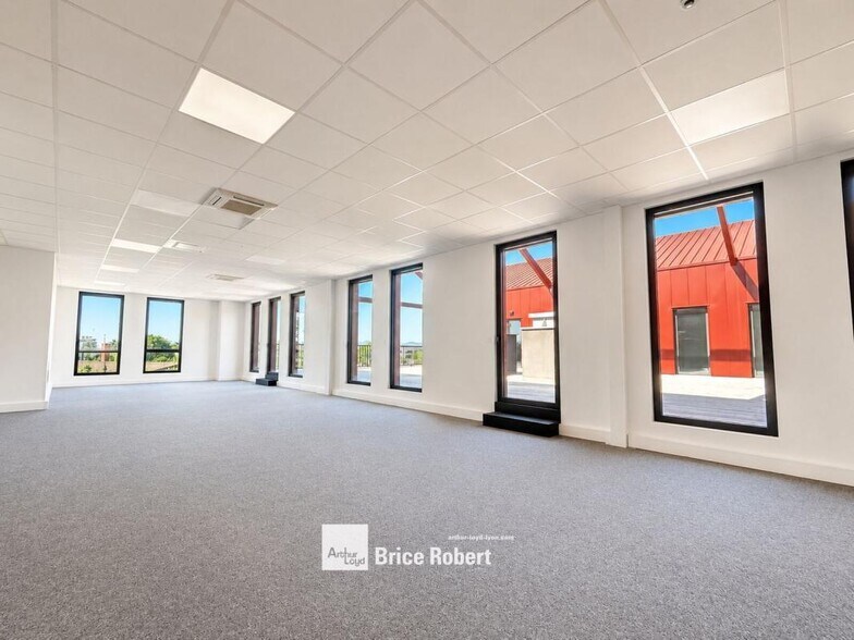 1 Chemin Du Plateau, Dardilly for lease - Building Photo - Image 3 of 7