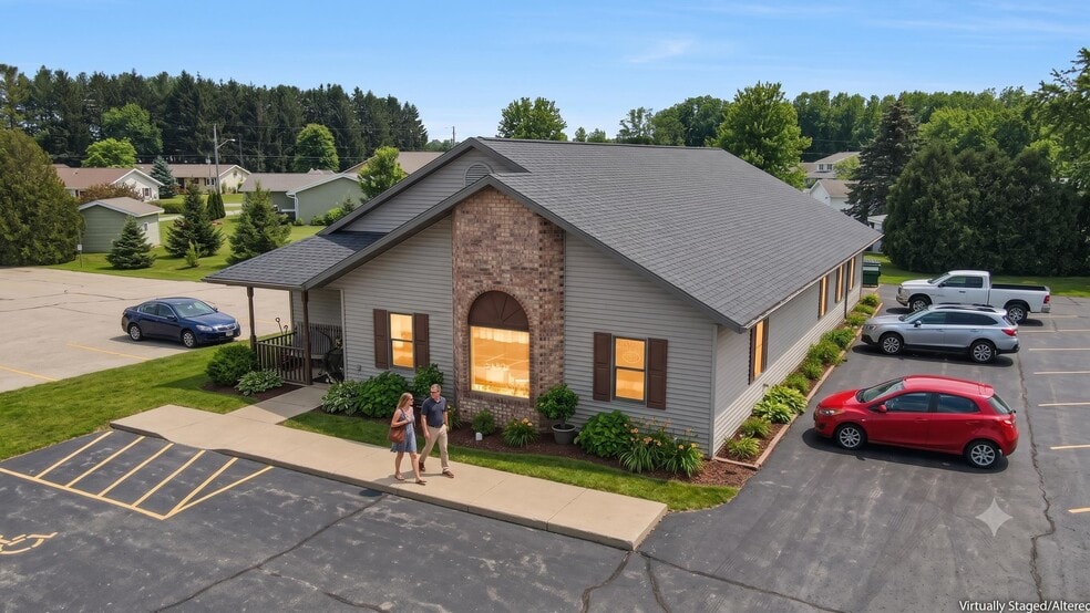 155 W Menasha Ave, Whitelaw, WI à vendre - Photo du bâtiment - Image 1 de 27