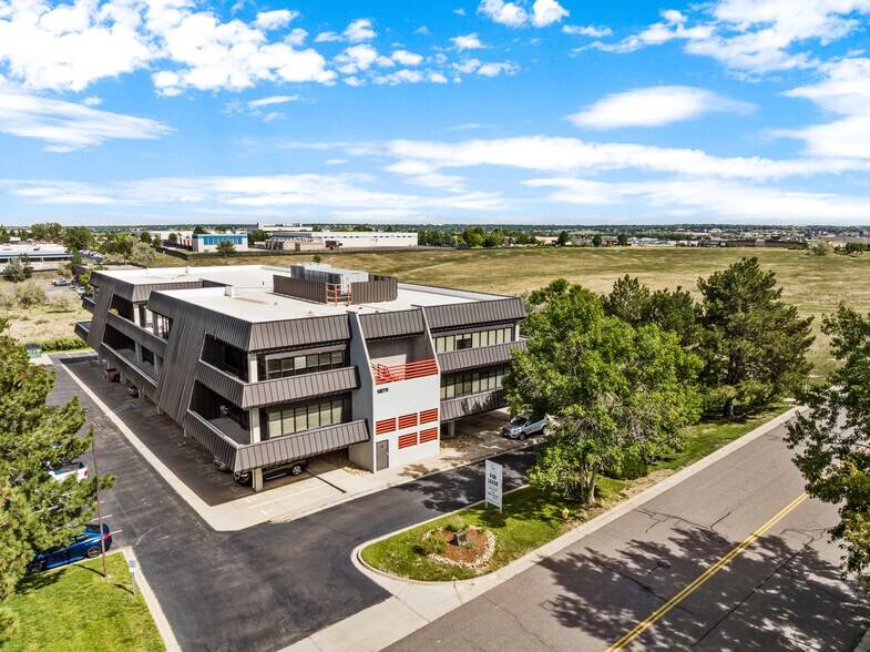 13275 E Fremont Pl, Englewood, CO à vendre - Photo du bâtiment - Image 2 de 20