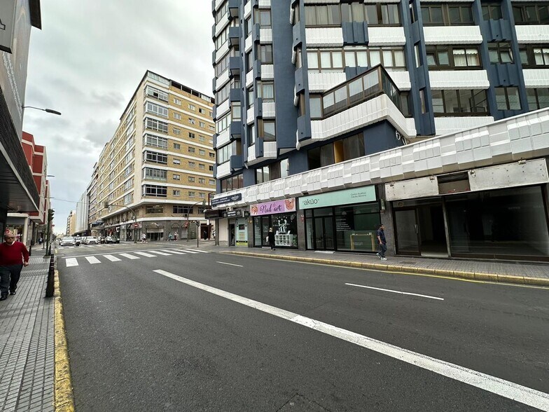Calle Juan Manuel Durán González, 37, Las Palmas de Gran Canaria, Las Palmas à louer - Photo du bâtiment - Image 1 de 11