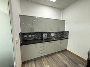 Anchor Blvd, Dartford for lease Interior Photo- Image 1 of 9