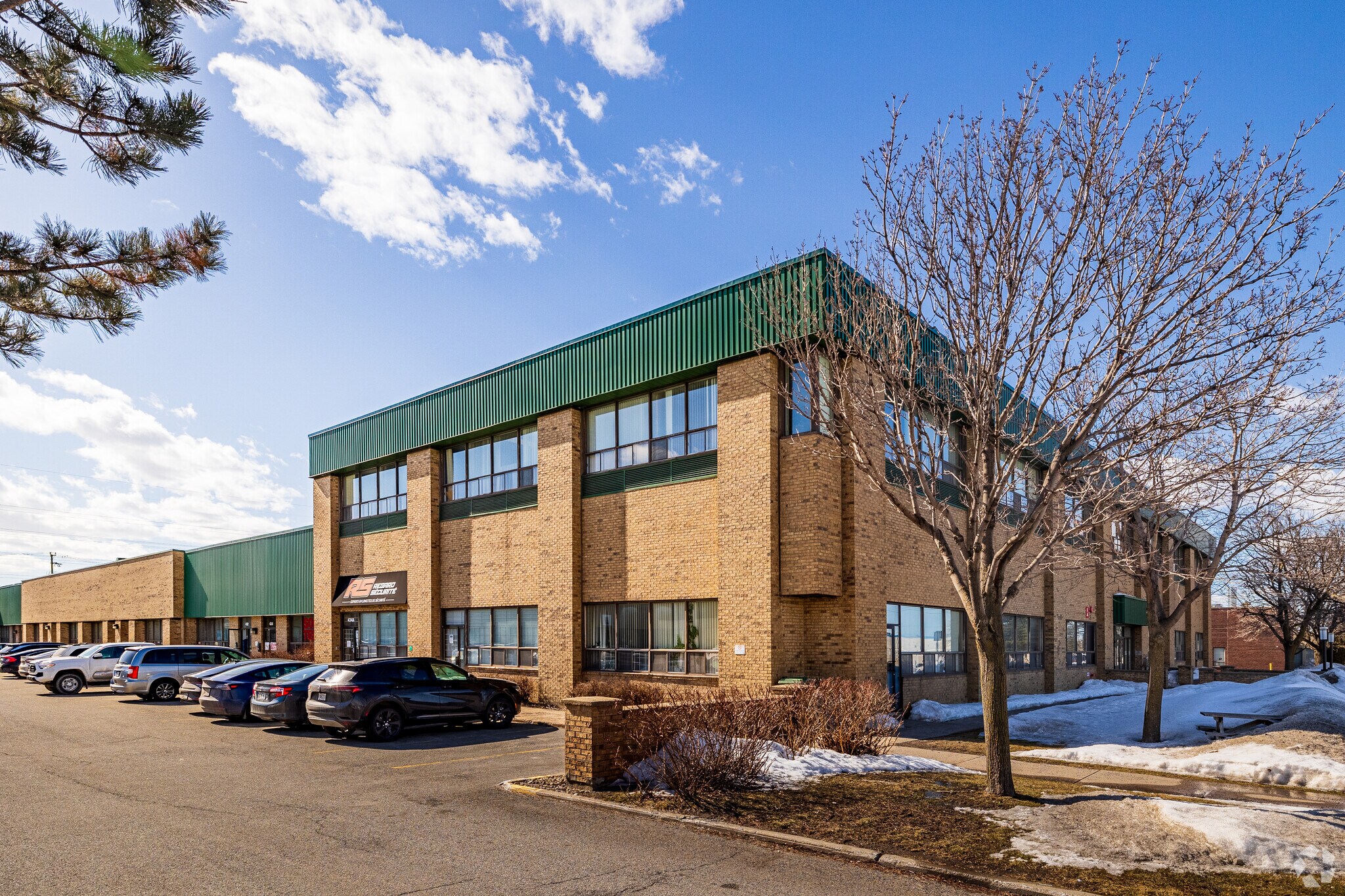 392-440 Rue Isabey, Montréal, QC for lease Building Photo- Image 1 of 6
