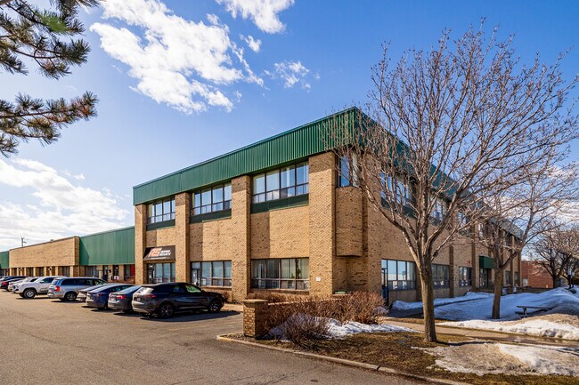 Plus de détails pour 392-440 Rue Isabey, Montréal, QC - Bureau, Industriel à louer