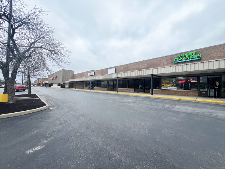 1175 S College Mall Rd, Bloomington, IN for lease - Building Photo - Image 1 of 4