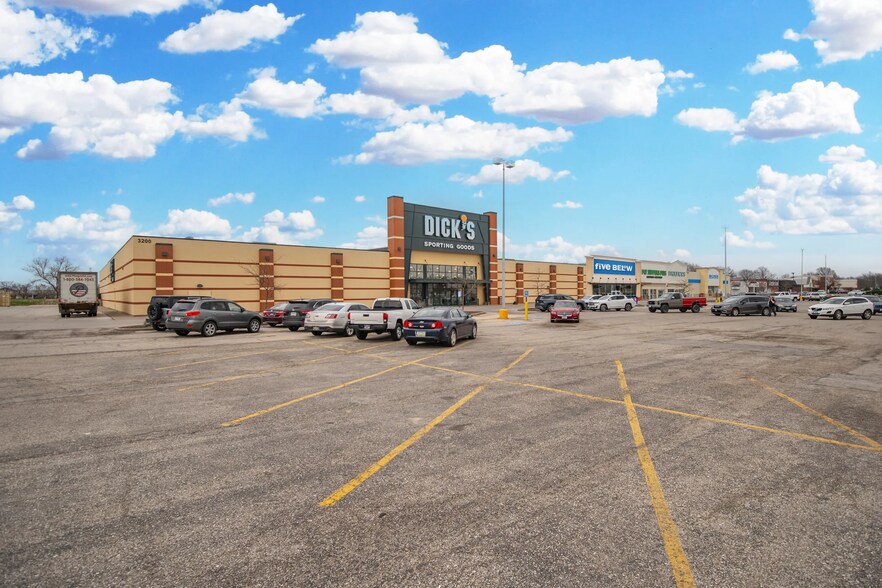 3200 Agency St, Burlington, IA à vendre - Photo du bâtiment - Image 2 de 30