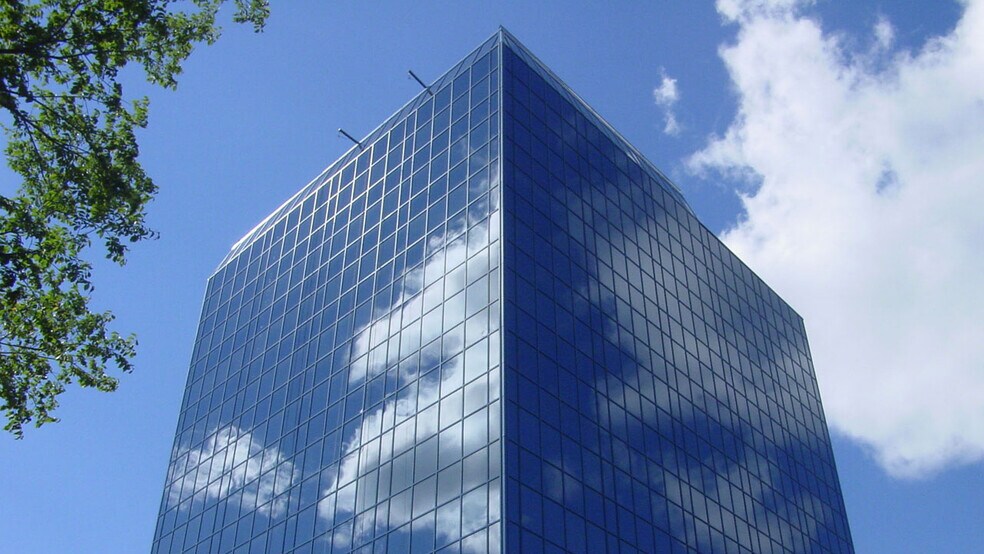 1350 Rue Royale, Trois-Rivières, QC à louer - Photo du bâtiment - Image 3 de 14