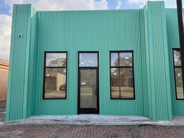 2533 Calder, Beaumont, TX à louer - Photo du bâtiment - Image 2 de 5