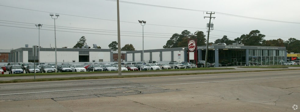 975 J Clyde Morris Blvd, Newport News, VA à louer - Photo du bâtiment - Image 3 de 5