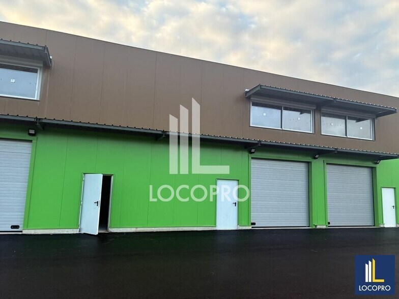 Flex in Les Arcs for lease - Building Photo - Image 2 of 13