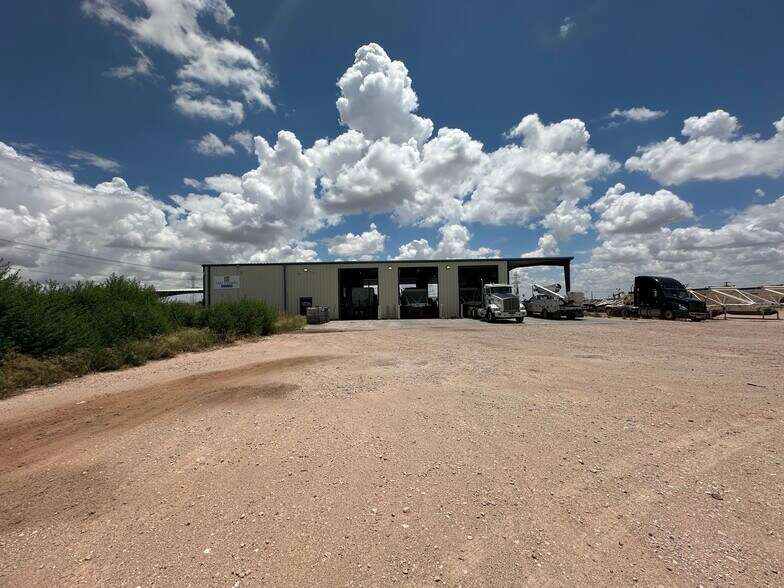 7300 S County Road 1270, Midland, TX à louer - Photo du bâtiment - Image 3 de 9