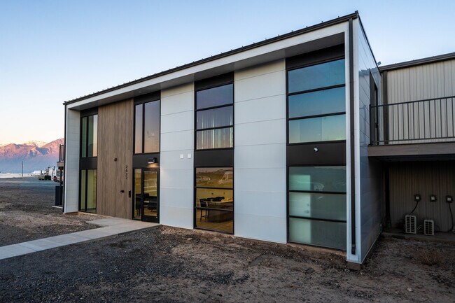 Plus de détails pour 2050 N 300 W, Spanish Fork, UT - Spécialité à vendre