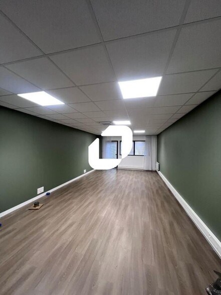 Office in Serris for lease - Interior Photo - Image 1 of 3