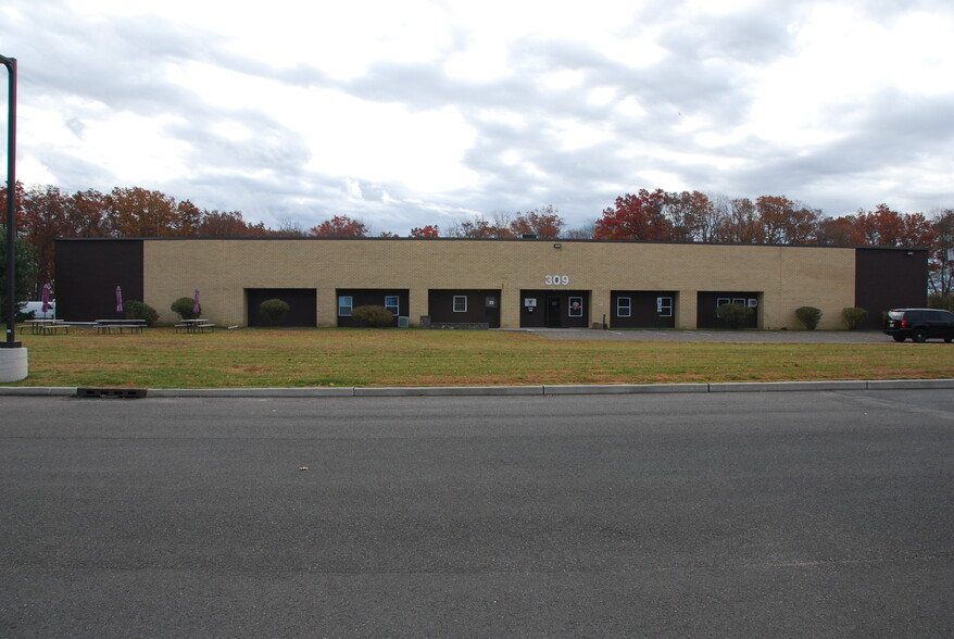 309 Essex Rd, Tinton Falls, NJ for sale - Building Photo - Image 1 of 1