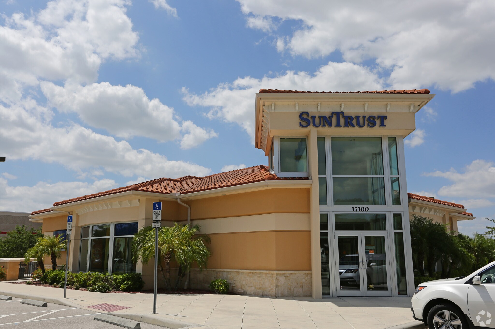 17100 Ben Hill Griffin Pky, Fort Myers, FL à louer Photo principale- Image 1 de 6