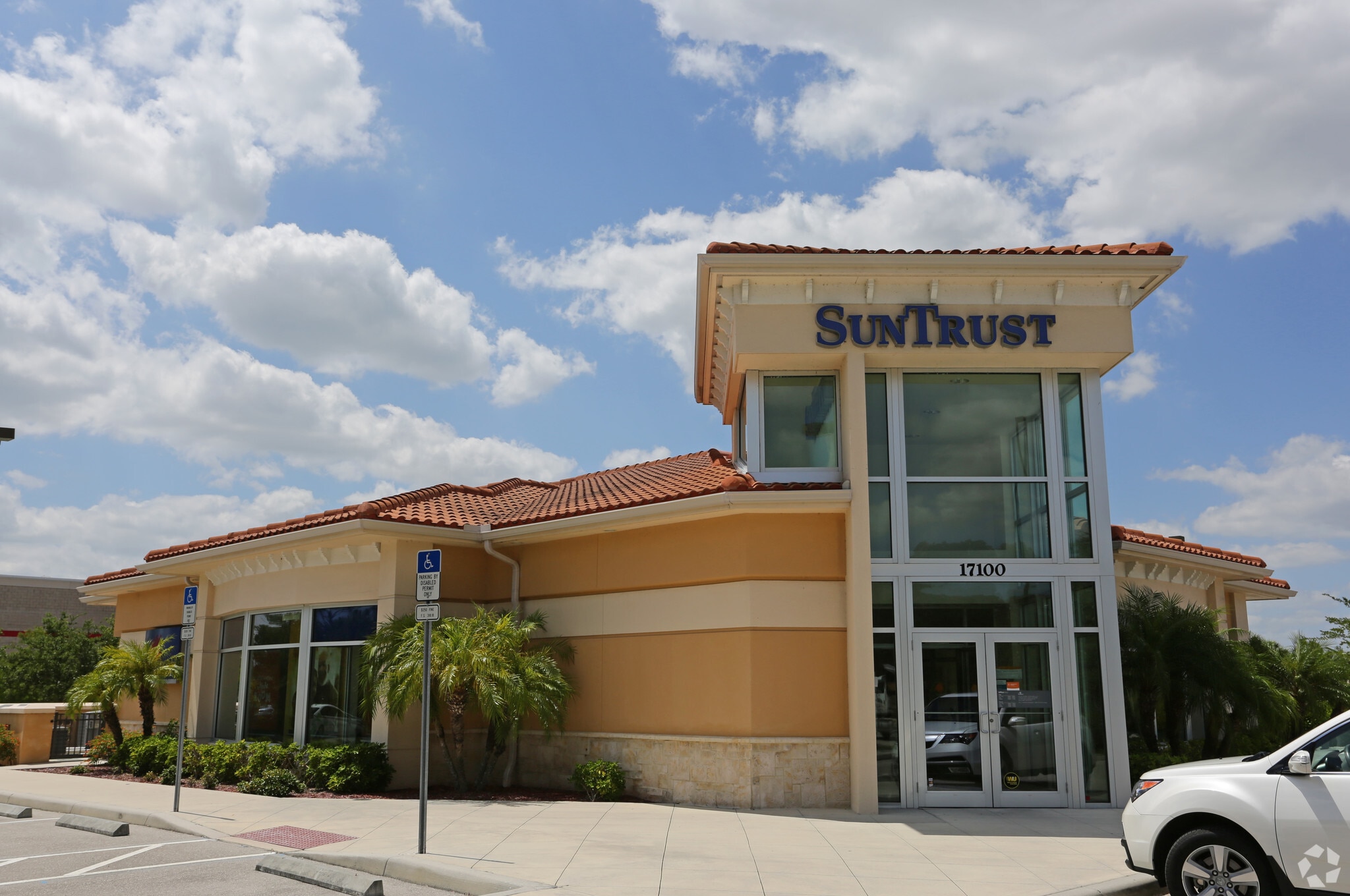 17100 Ben Hill Griffin Pky, Fort Myers, FL for lease Primary Photo- Image 1 of 6