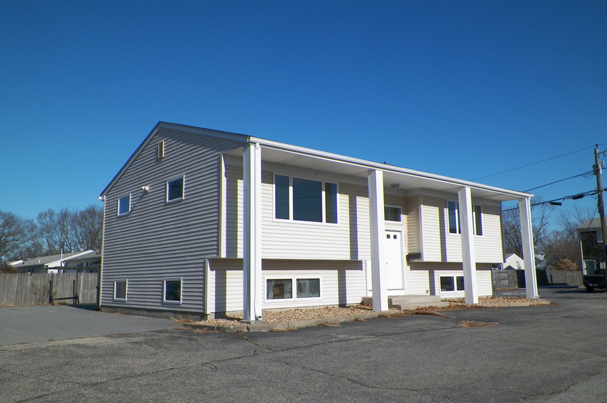 177 Airport Rd, Warwick, RI à vendre - Photo du bâtiment - Image 1 de 1