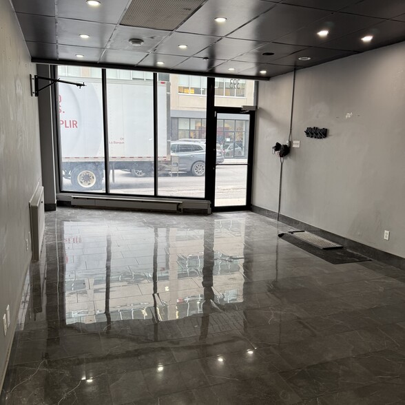 251 Bank St, Ottawa, ON for lease - Building Photo - Image 2 of 7