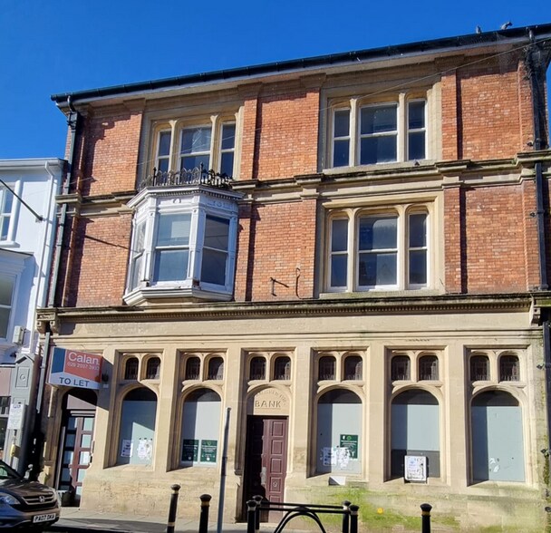 14-15 High St, Cardigan à louer - Photo principale - Image 1 de 1