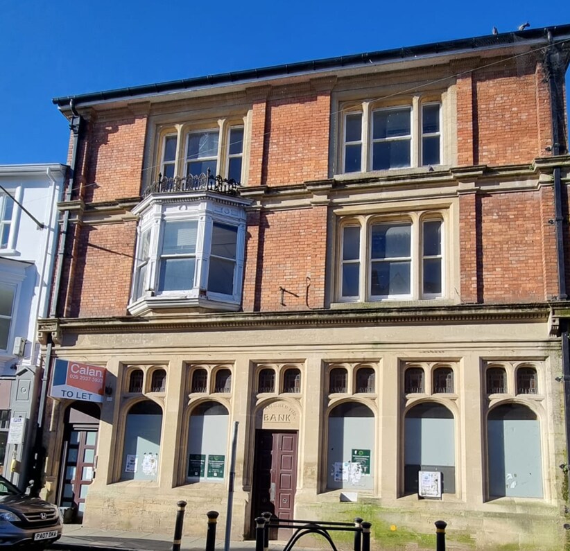 14-15 High St, Cardigan à louer Photo principale- Image 1 de 2