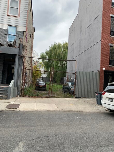 1 S 1st St, Brooklyn, NY à vendre - Photo du bâtiment - Image 1 de 3