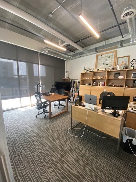 161 S Riverheath Way, Appleton, WI for lease - Interior Photo - Image 2 of 9