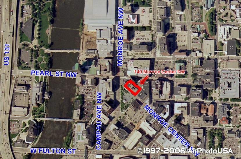 140 Monroe Center St NW, Grand Rapids, MI for lease - Aerial - Image 2 of 9