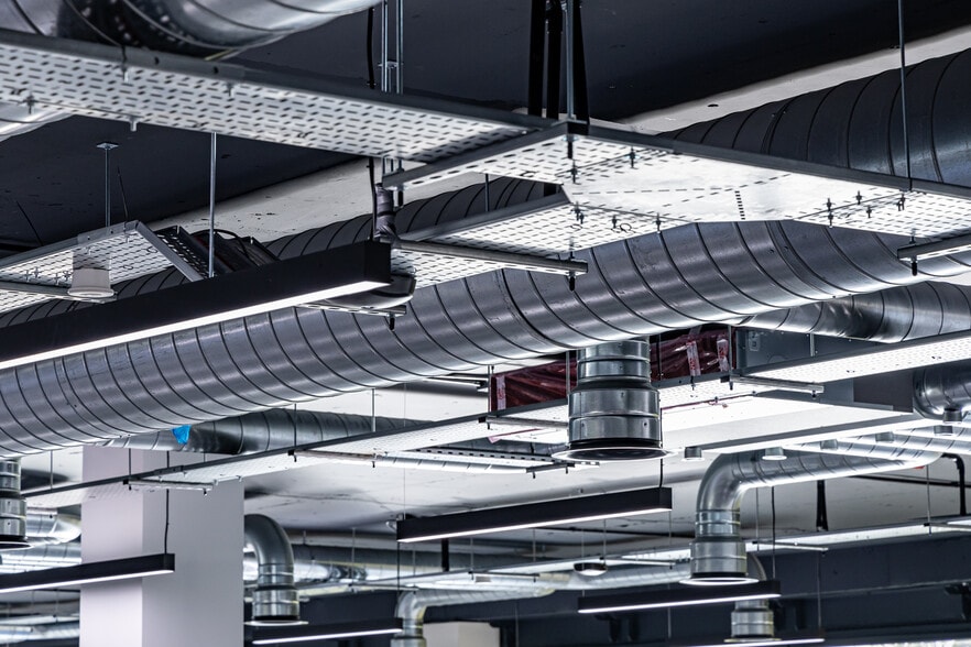 1 Newbridge Sq, Swindon for lease - Interior Photo - Image 2 of 26