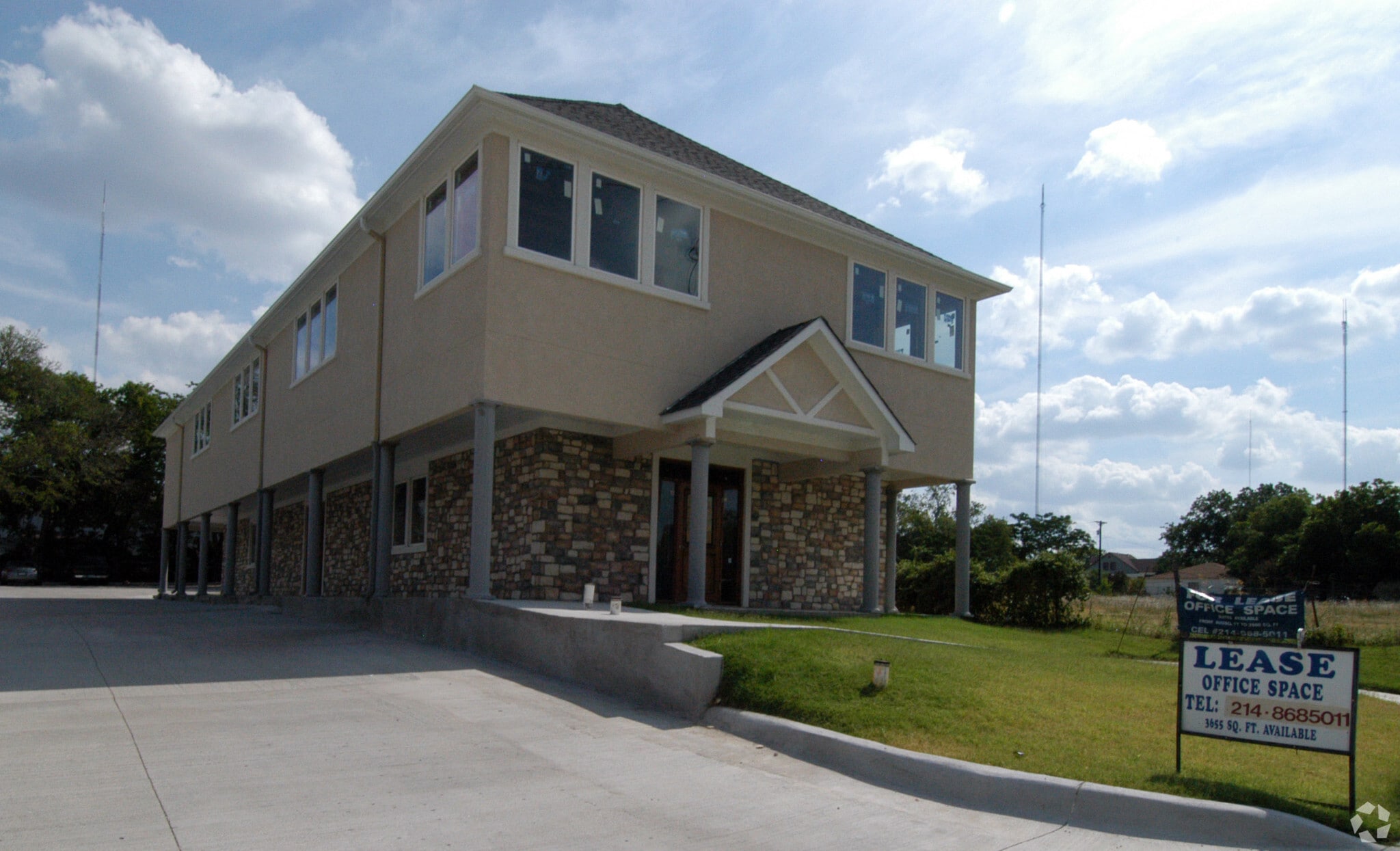 320 W Belt Line Rd, Cedar Hill, TX for lease Primary Photo- Image 1 of 4