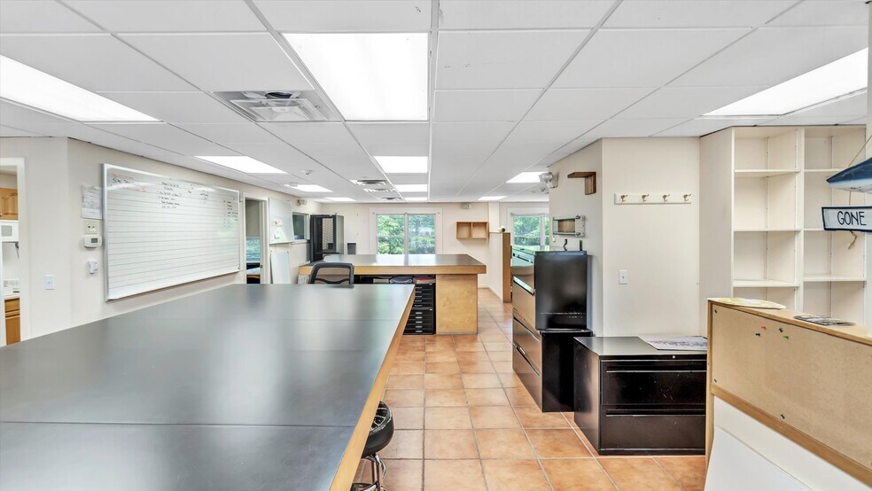 921 County Road 39, Southampton, NY for sale - Interior Photo - Image 3 of 32