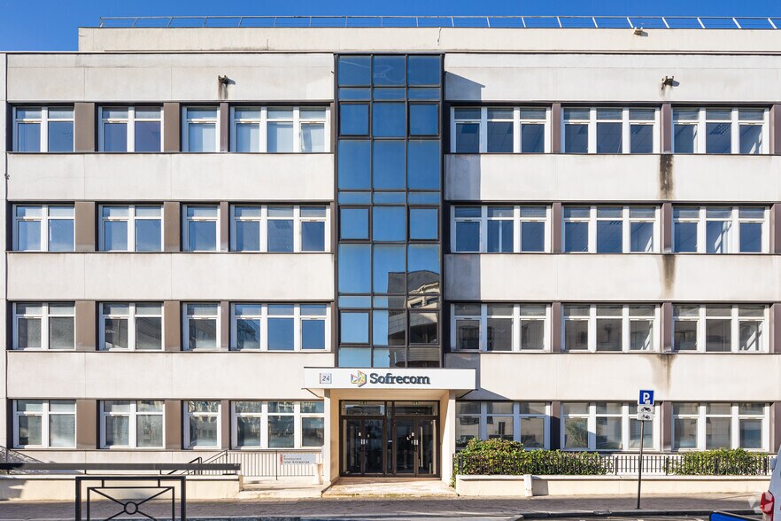 24 Avenue Du Petit Parc, Vincennes à louer - Photo du bâtiment - Image 2 de 12