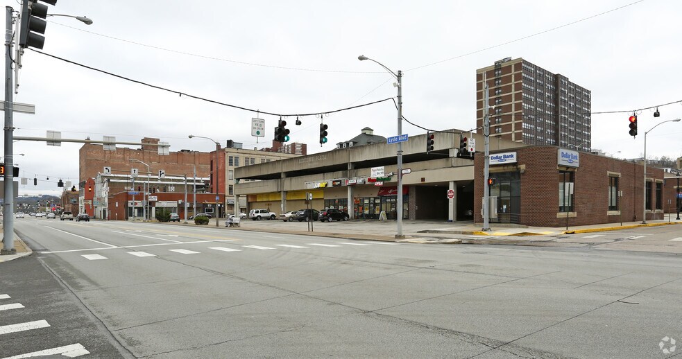 400-410 Lysle Blvd, McKeesport, PA à louer - Photo du bâtiment - Image 1 de 3