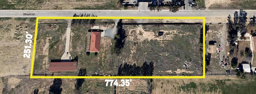 24811 Rivard Rd, Moreno Valley, CA à vendre - Photo du bâtiment - Image 2 de 3