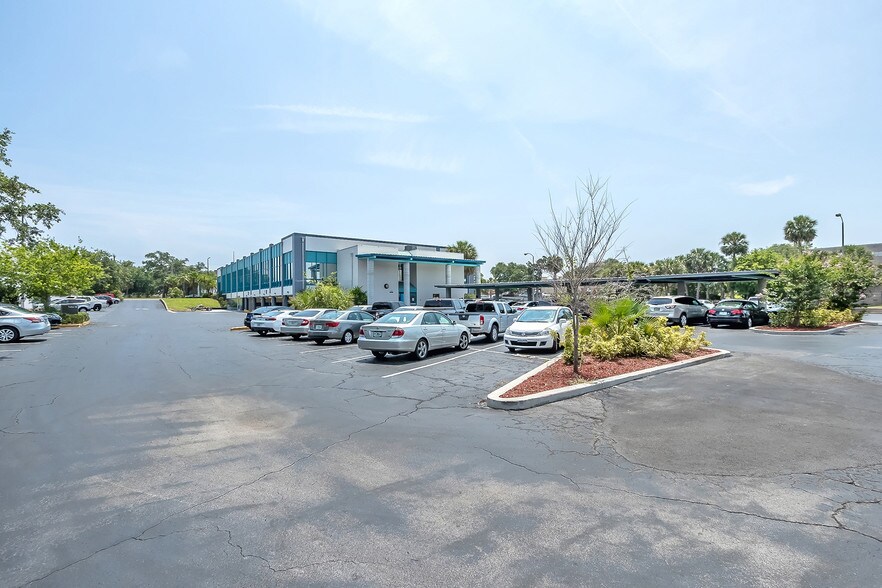 130 N Ridgewood Ave, Daytona Beach, FL à louer - Photo du bâtiment - Image 2 de 35