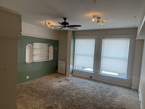 104 W 4th St, Royal Oak, MI for lease Interior Photo- Image 2 of 6