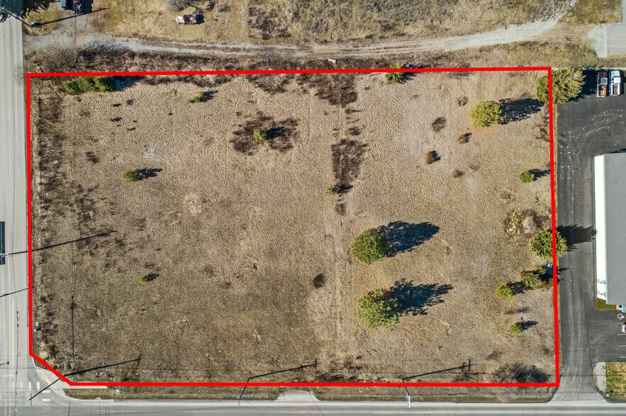 10500 N Government Way, Hayden, ID à vendre - Photo du bâtiment - Image 3 de 7