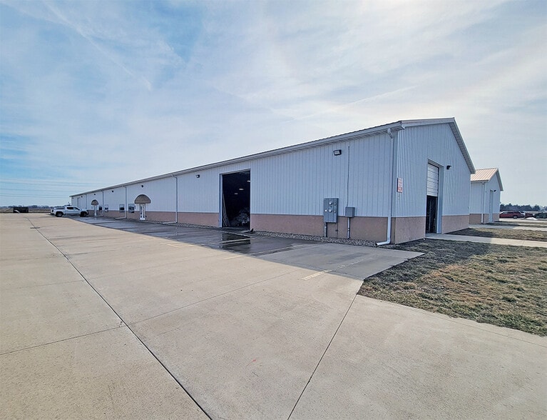 9237 Beller Dr, Mascoutah, IL for lease - Primary Photo - Image 1 of 3