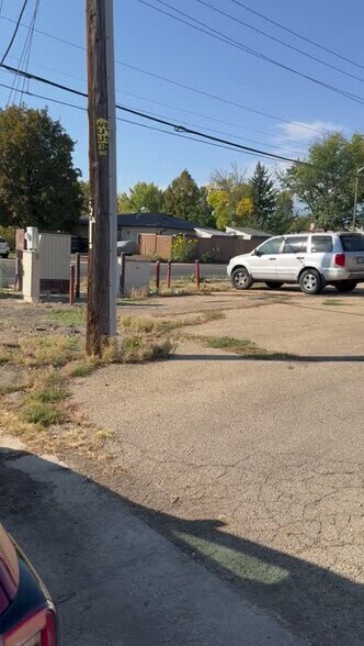 1840 Mountain View Ave. & 1331 Linden St portefeuille de 2 propriétés à vendre sur LoopNet.ca - Vidéo sur l’inscription commerciale - Image 3 de 18