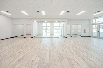 8130 NW 74th St, Medley, FL for lease Interior Photo- Image 2 of 6