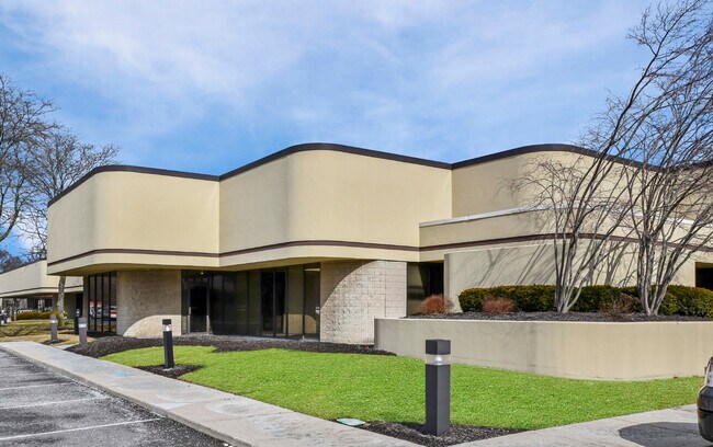 More details for 220-222 E Campus View Blvd, Columbus, OH - Flex for Lease