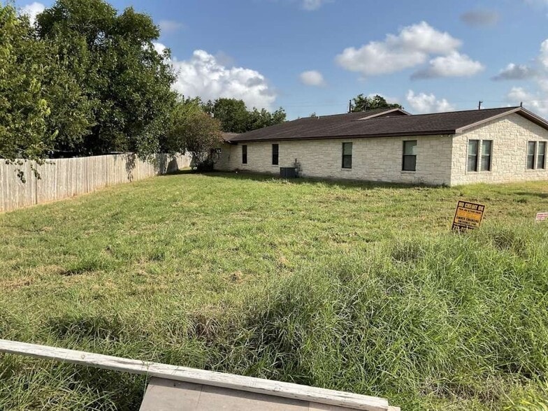 208 E York St, Ganado, TX for sale - Building Photo - Image 2 of 13