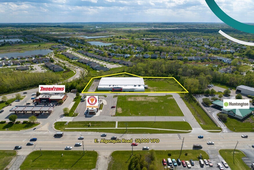 2075 Algonquin Rd, Algonquin, IL à vendre - Photo du bâtiment - Image 2 de 5