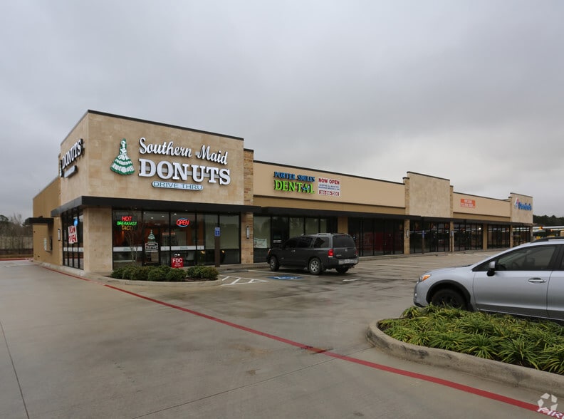 Retail Portfolio portfolio of 6 properties for sale on LoopNet.ca - Primary Photo - Image 2 of 6