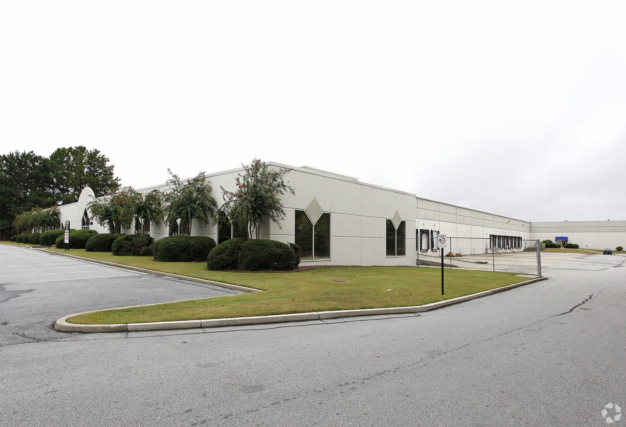 6021 Greensboro Dr SW, Atlanta, GA for lease Primary Photo- Image 1 of 8