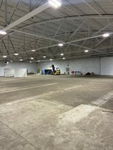 28455 Plymouth Rd, Livonia, MI à louer Photo intérieure- Image 2 de 18