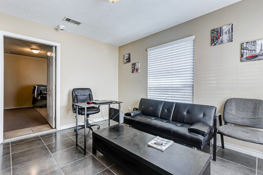 1622 McCarty St, Houston, TX for sale - Building Photo - Image 3 of 7