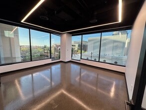 200 E Van Buren St, Phoenix, AZ for lease Building Photo- Image 2 of 19